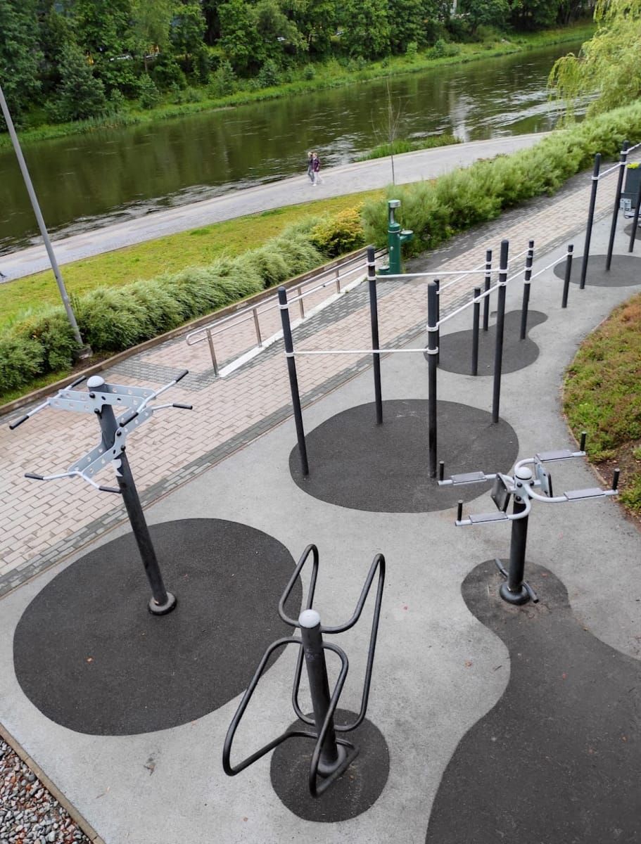Outdoor Gym / climbing wall